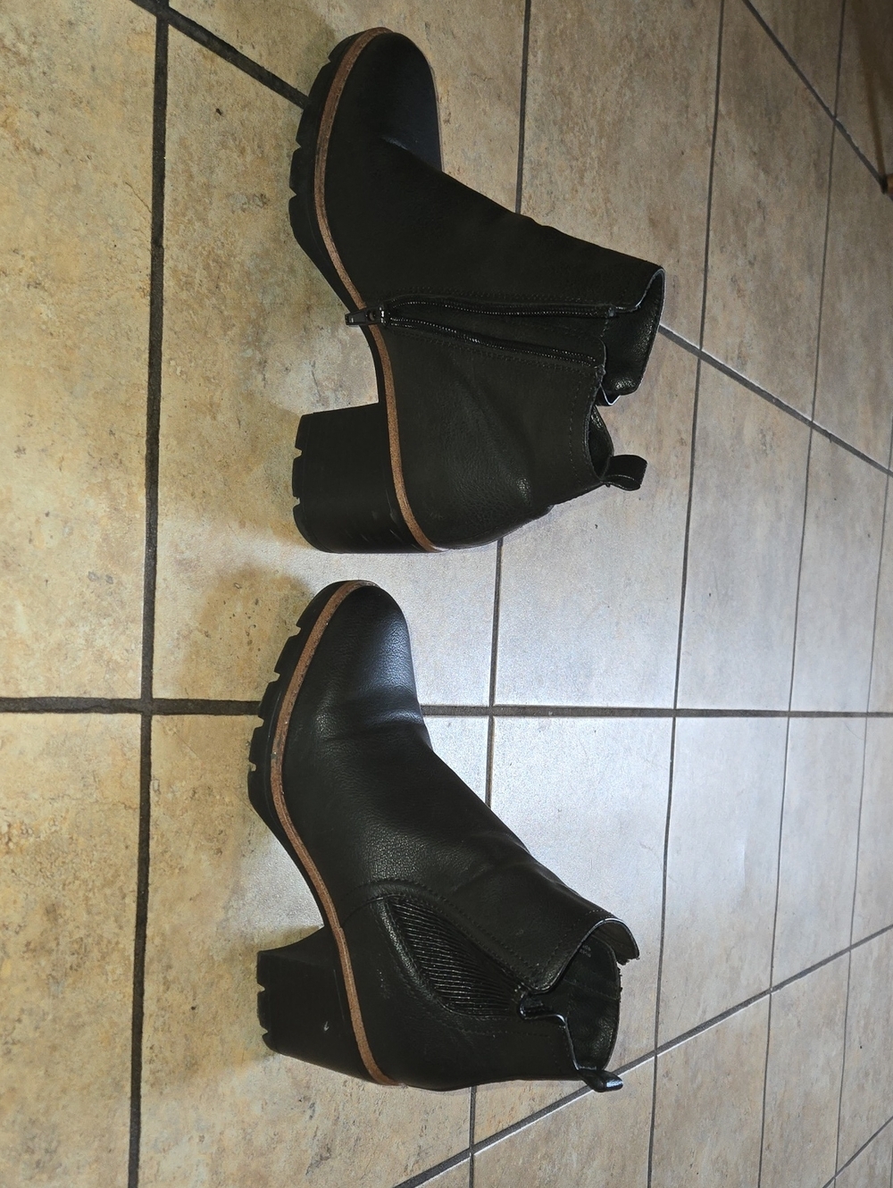 Chelsea Style Ankle Boot - Picture 3 of 7
